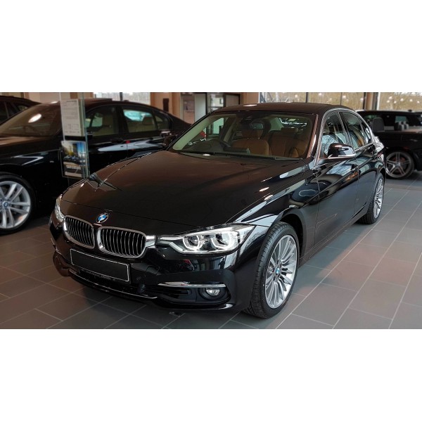 Sucata BMW 320 2017 - Carro batido para venda de peças